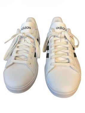 adidas White and Black Low-Top Sneakers women’s 6 NEVER WORN